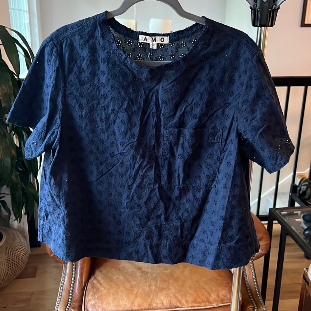 AMO Eyelet top